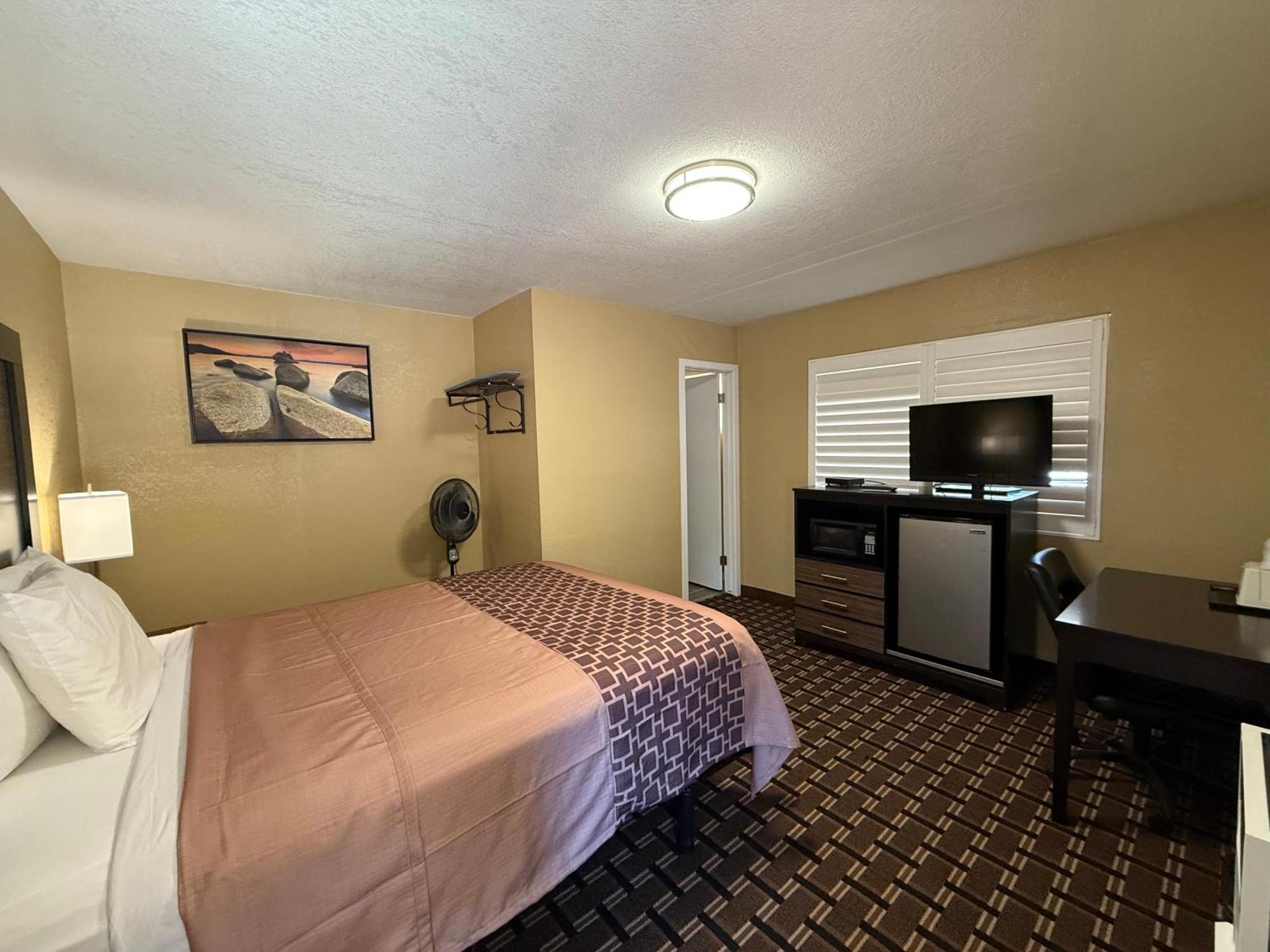 Pinewood Inn Саус Лэйк Тахо Экстерьер фото